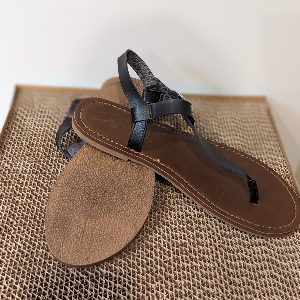 Universal Thread sandals